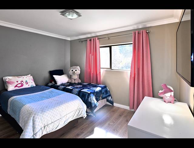 3 BEDROOM DUPLEX FOR SALE IN KYALAMI HILLS